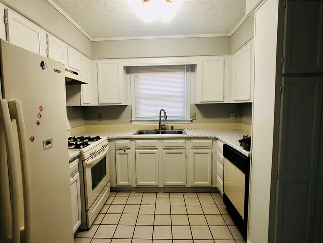 Foto del edificio - 6150 Winfield Ct