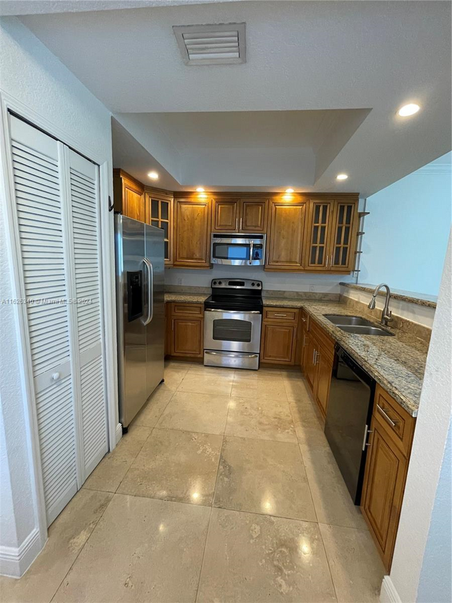 Foto del edificio - 3350 SW 25th St