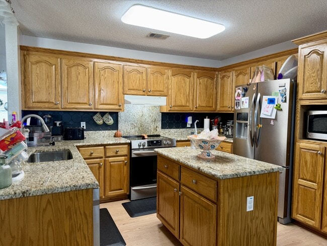 Building Photo - 4693 Ridge Pointe Dr