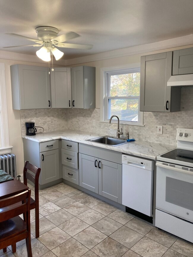 Building Photo - 9 Frelinghuysen Ave