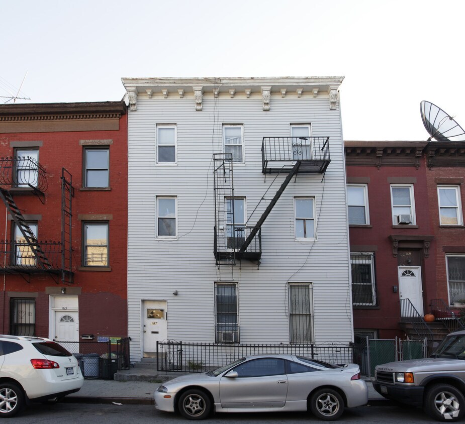 Primary Photo - 187 Classon Ave