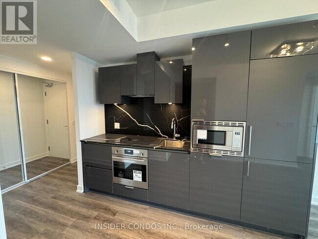 Photo du bâtiment - 3010-3238 SIMCOE St