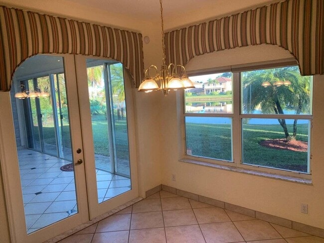 Building Photo - 11301 Edgewater Cir