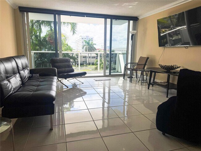 Foto del edificio - 3140 S Ocean Dr