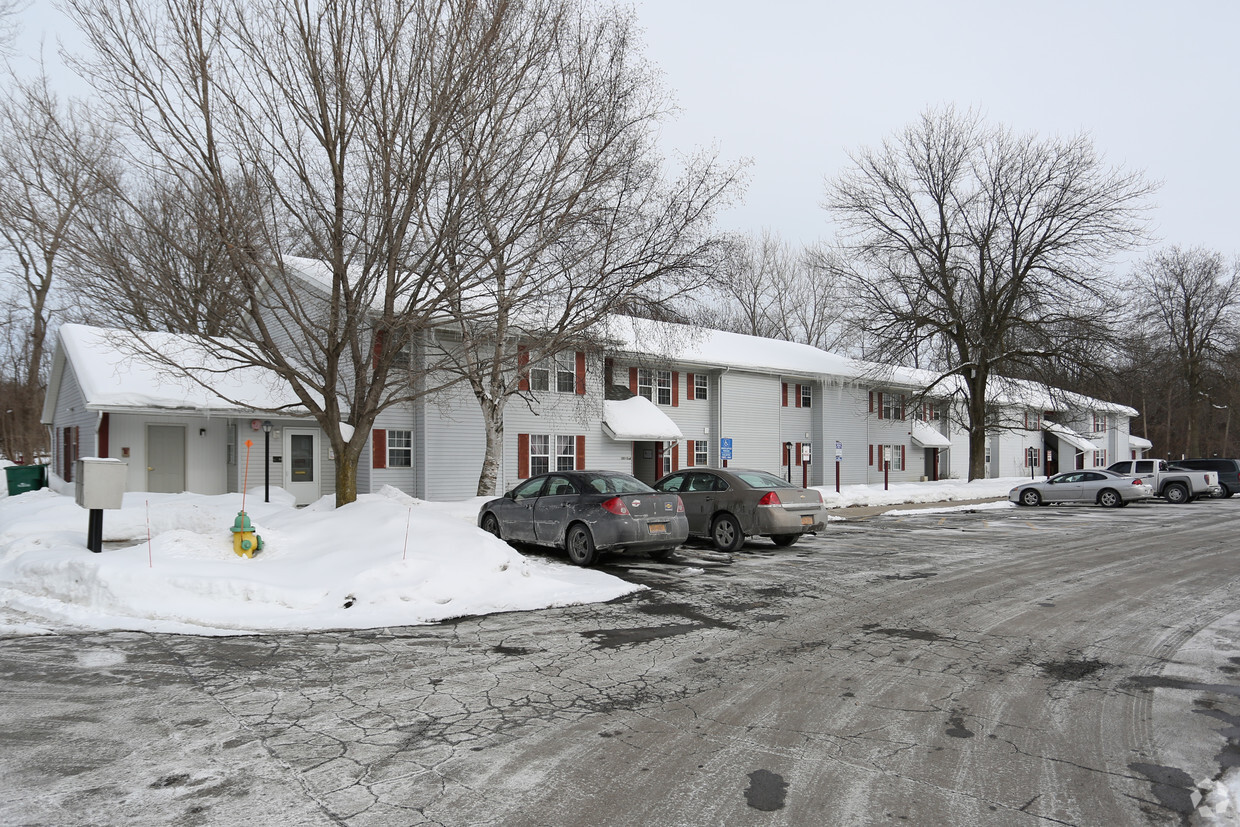 Primary Photo - Caledonia Apartments