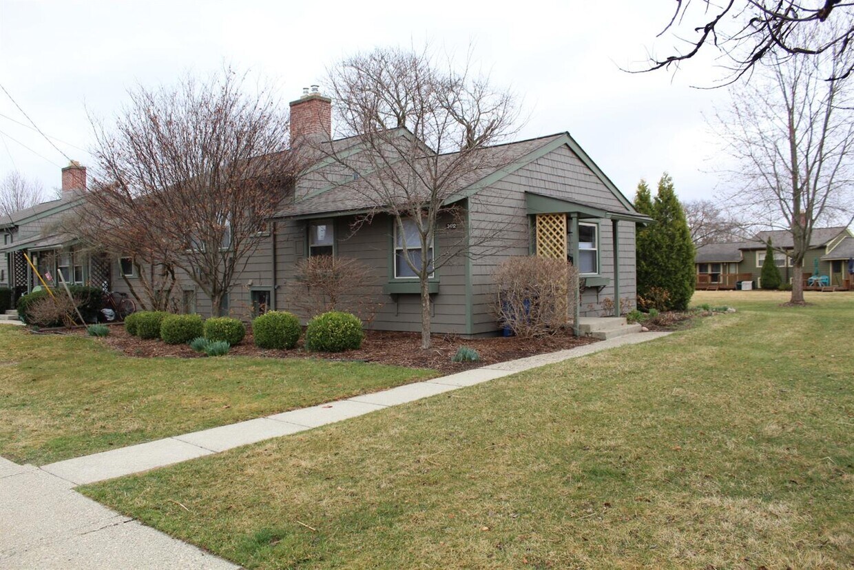 3412 Edgewood Dr, Ann Arbor, MI 48104 Condo for Rent in Ann Arbor, MI