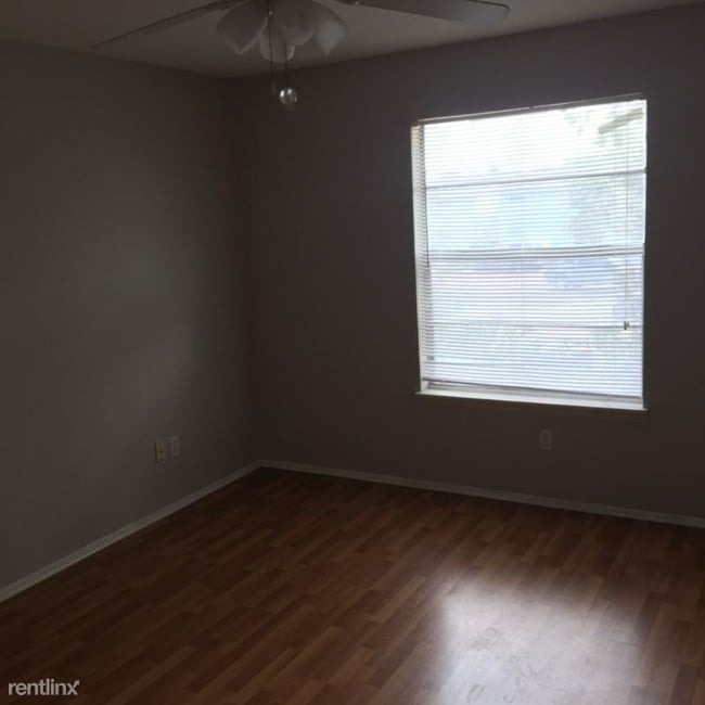 Building Photo - 2 br, 2 bath Condo - 1011 Ennis Joslin Rd