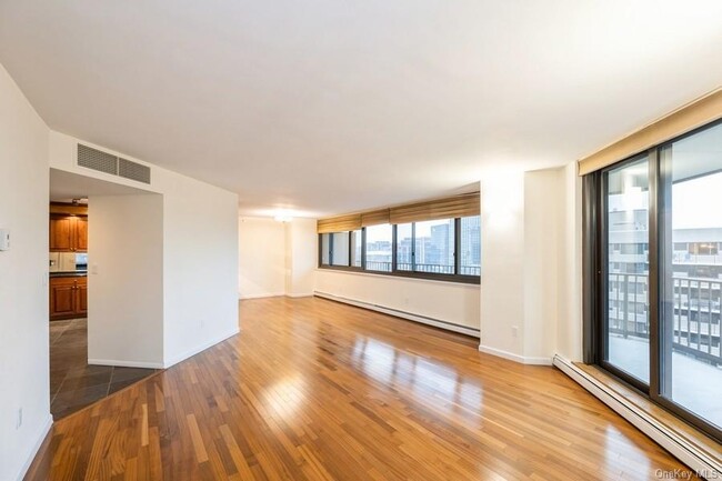 Building Photo - 25 Rockledge Ave