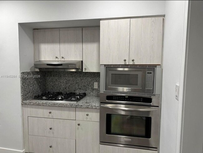 Foto del edificio - 45 W 60th St