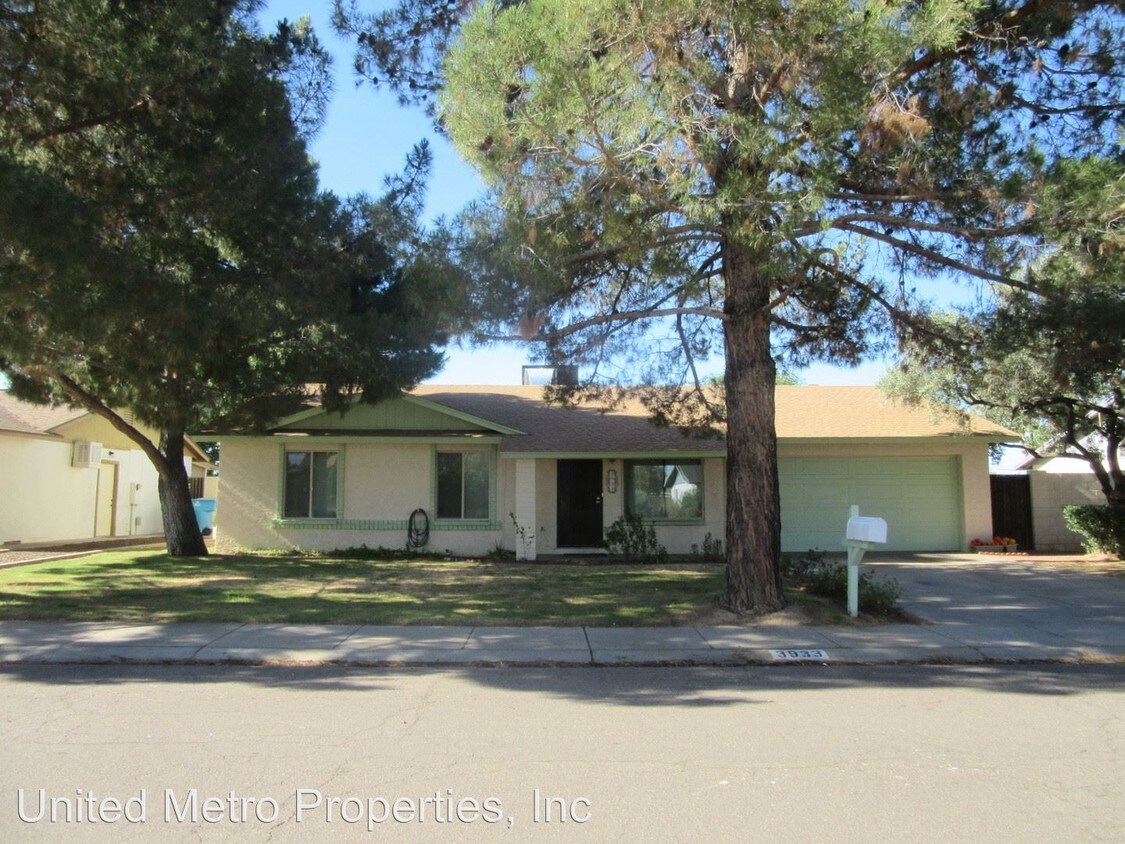 Primary Photo - 3933 W Sunnyside Dr