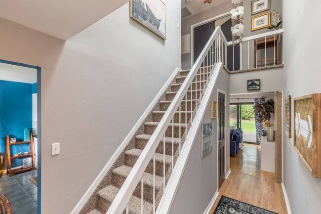 Building Photo - 50 Hubbard Ln