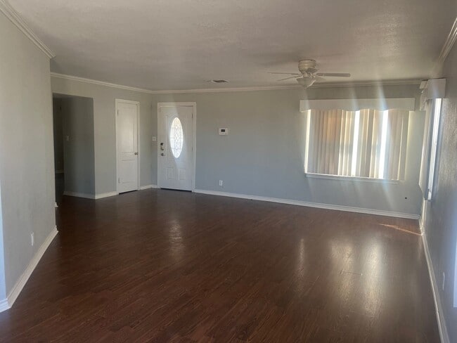 Building Photo - 2 br, 1 bath House - 612 N 6th Street
