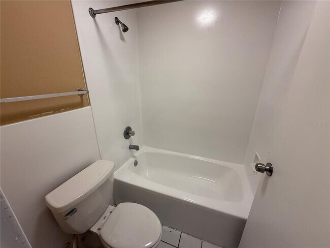 Foto del edificio - 7900 S Orange Blossom Trail