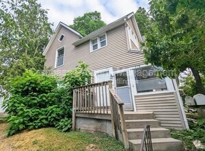 Building Photo - 716 Kellogg St SE