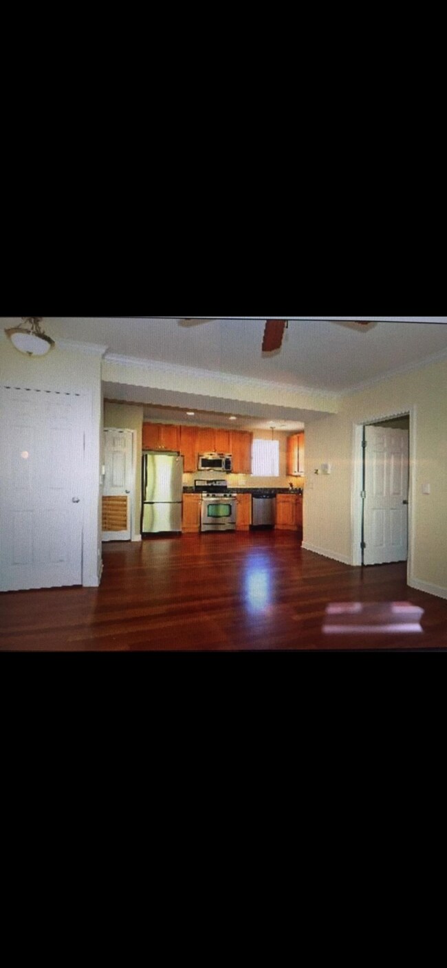 Foto del edificio - 3422 W Cullom Ave