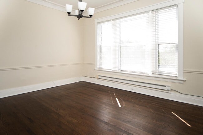 Building Photo - 945 Judson Ave