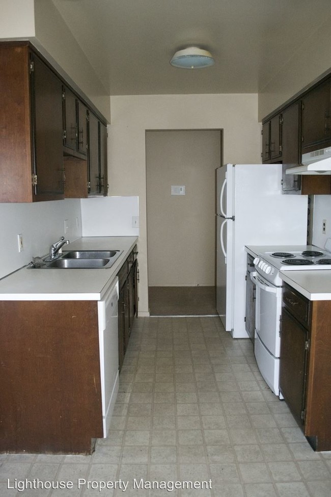 Foto del edificio - 1336-1336 Leonard St NW