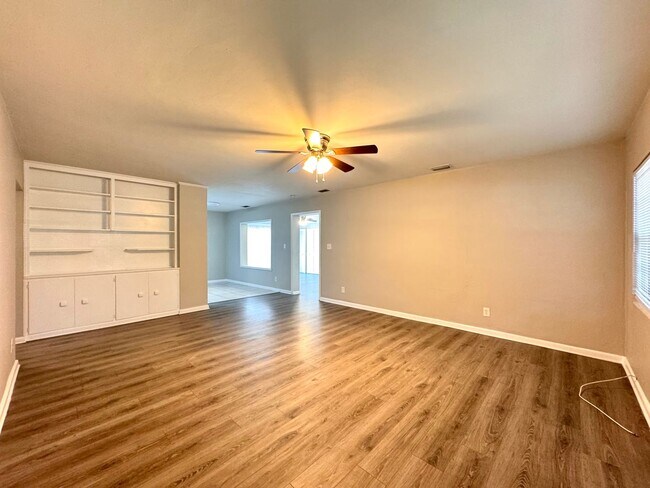Foto del edificio - Beautiful 3BD/2BA Home in Longwood - Price...