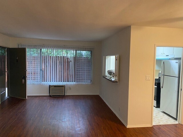 Building Photo - 812 Westbourne Dr