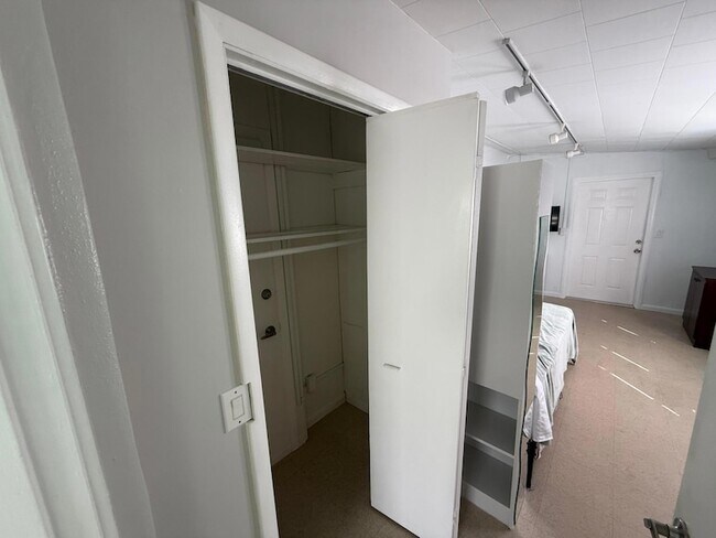 Foto del edificio - 605 E Coast Ave