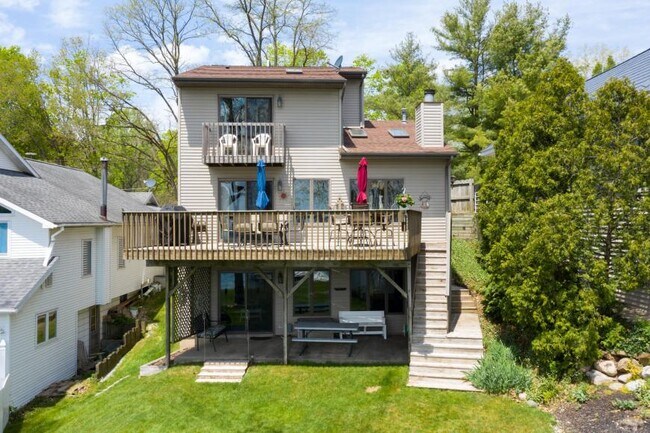 Foto del edificio - 3 bedroom in Hickory Corners MI 49060