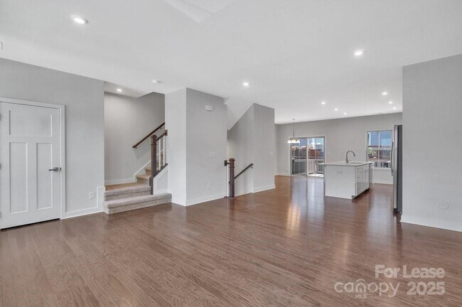 Foto del edificio - 1637 Bark Branch Ln