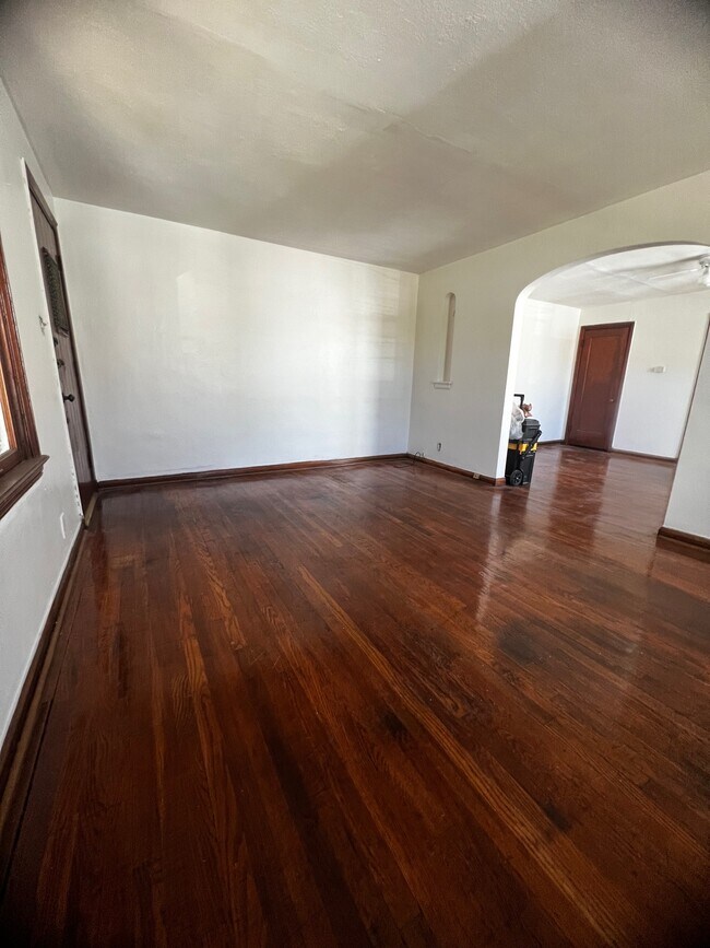 Foto del edificio - 2409 Spencer Ave
