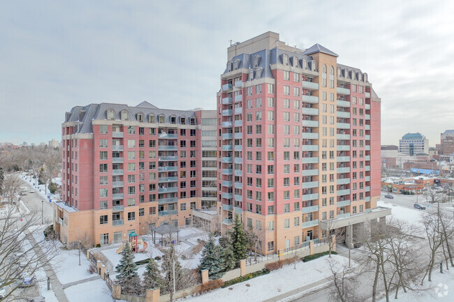 Photo du bâtiment - The Landmarq Rental Residences