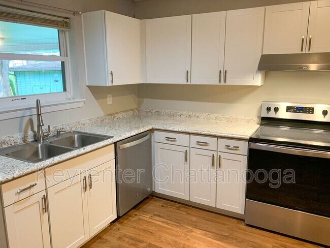 Photo - 911 Altamont Rd House