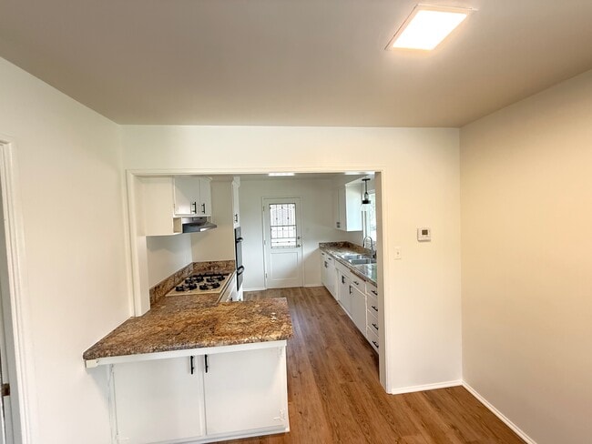 Building Photo - 286 Homer Ave