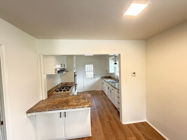 Foto del edificio - 286 Homer Ave