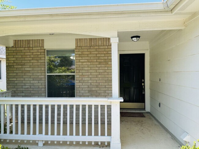 Building Photo - Charming Home in Wildhorse Subdivision!