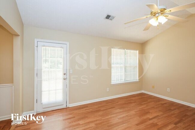 Building Photo - 521 Stoney Creek Rd