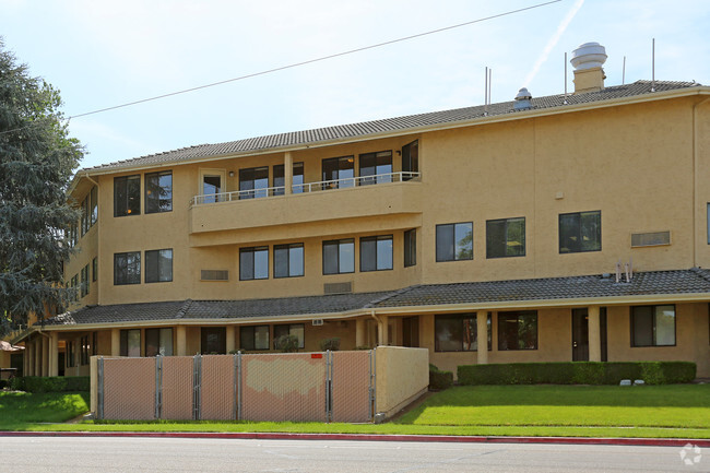 Foto del edificio - Walnut Park Apartment