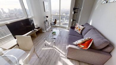 Building Photo - 763 Bay St.