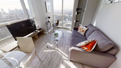 Building Photo - 763 Bay St.