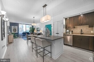 Building Photo - 440 L St NW