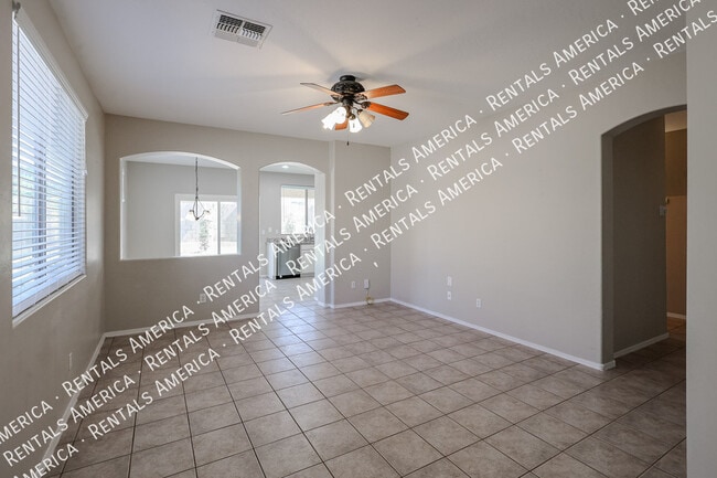 Building Photo - 16926 W Nottingham Way