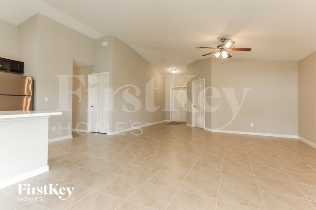 Foto del edificio - 729 SW Estate Ave