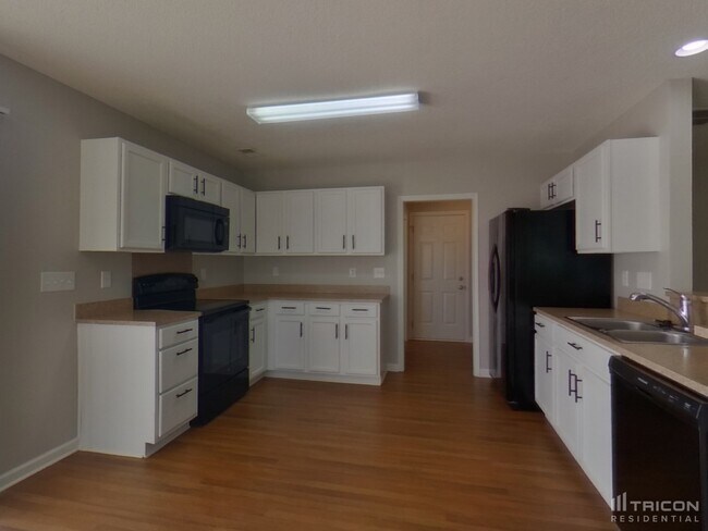 Building Photo - 2023 Wexford Way Statesville NC