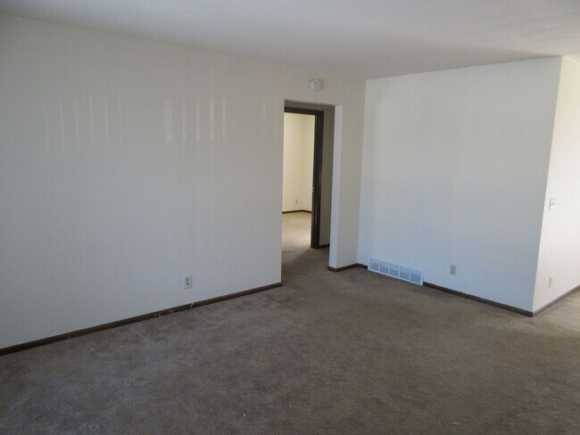 Building Photo - 254