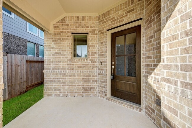 Foto del edificio - Brand new single-story home with all appliances, no back neighbors and sprinkler system