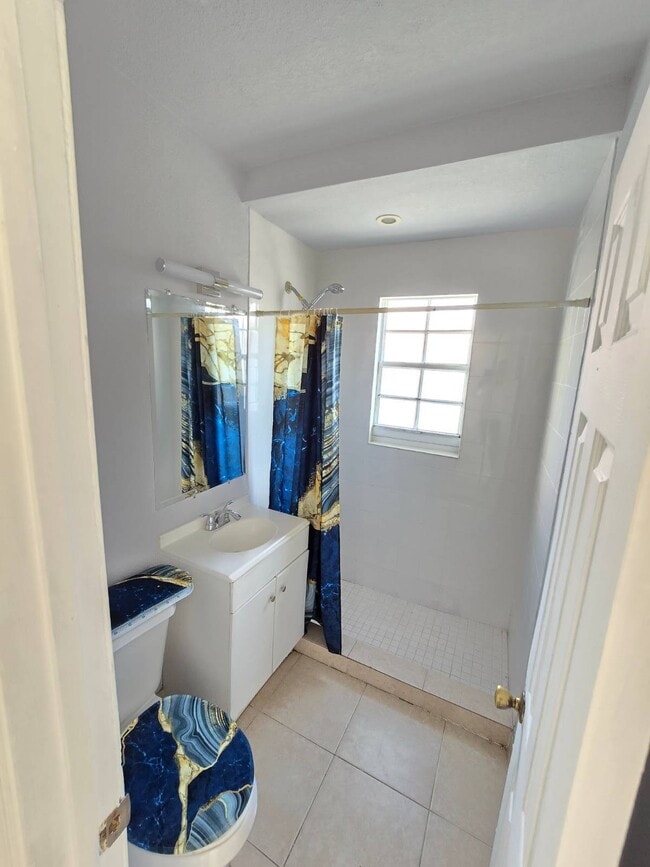 Foto del edificio - 3014 SW 22nd Terrace