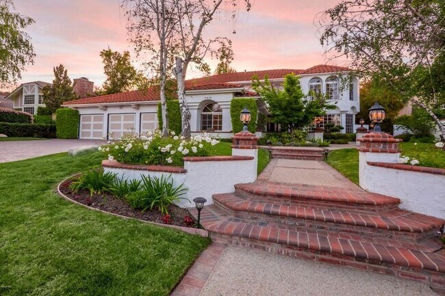 Foto del edificio - 5915 Greenbriar Ct