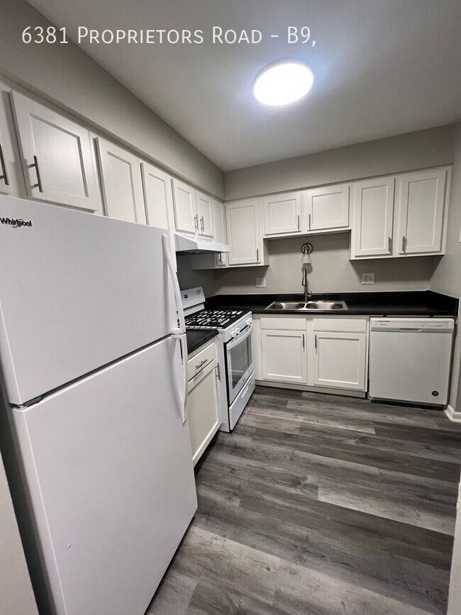 Building Photo - 3 Bedroom 2 Bath Apartment in Worthington