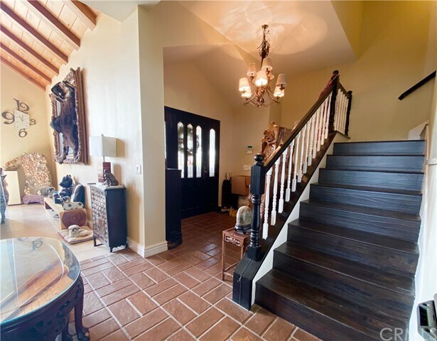 Building Photo - 16482 Multiview Dr