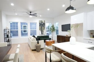 Building Photo - 629 N Tyler St
