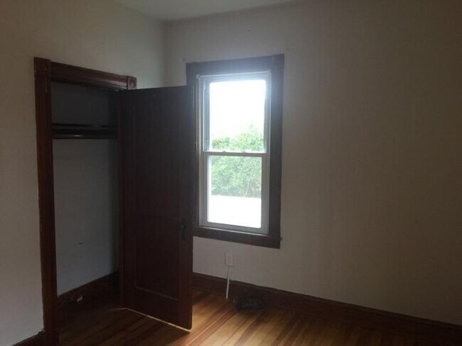Foto del edificio - 2 bedroom in Fall River MA 02724