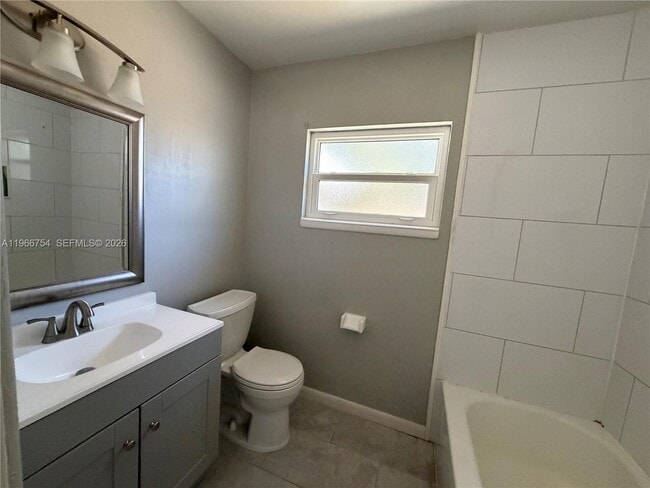 Building Photo - 1557 S Clara Ave