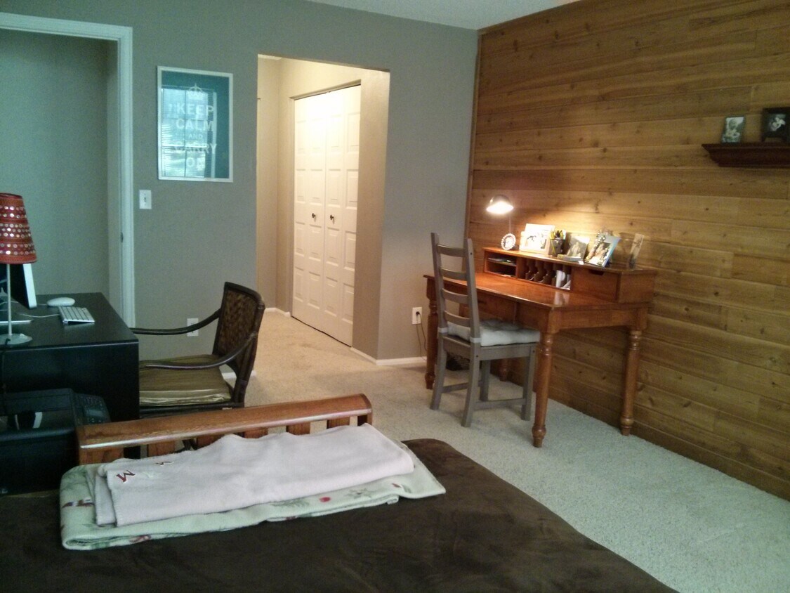 Foto principal - 10930 W Florida Ave